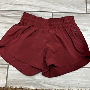 Lululemon Hotty hot shorts 4”